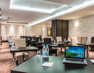 Отель "AZIMUT Hotel Freestyle Rosa Khutor" / "Азимут Отель Фристайл Роза Хутор"