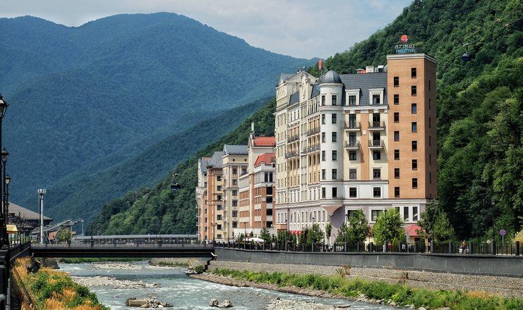 Отель "AZIMUT Hotel Freestyle Rosa Khutor" / "Азимут Отель Фристайл Роза Хутор"